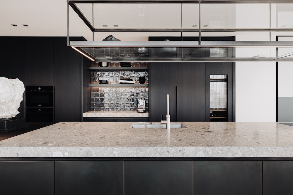 FotoLuxe pied-à-terre: Project Grand&Johnson